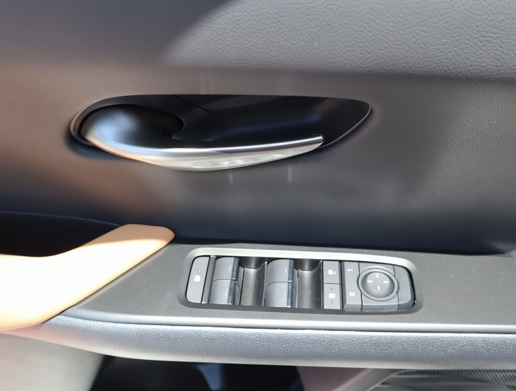 Thumbnail: 2025 Lexus UX - 27