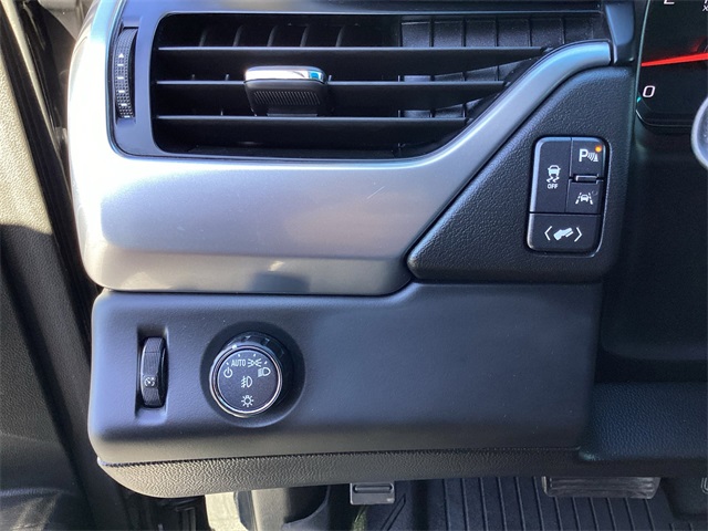 Used Car 2020 Chevrolet Tahoe  Premier For Sale Under $30,000 In San Antonio, Texas