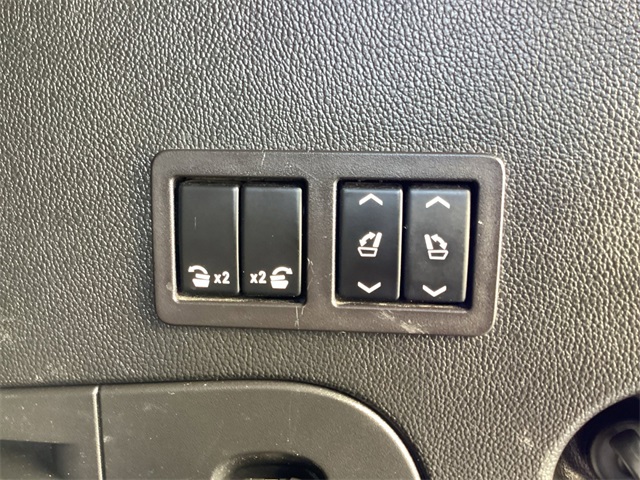 Used Car 2020 Chevrolet Tahoe  Premier For Sale Under $30,000 In San Antonio, Texas