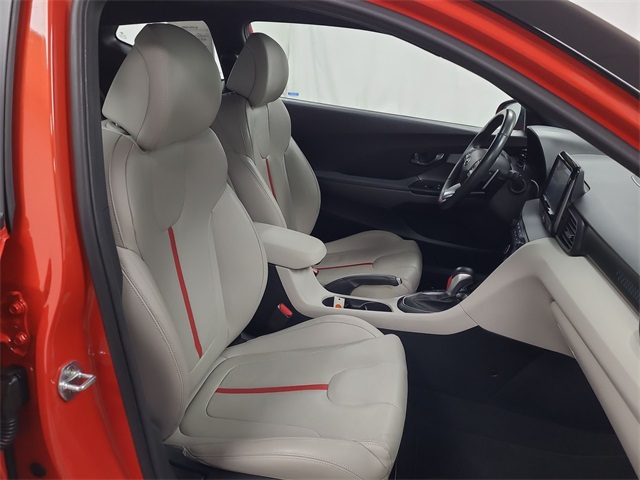 2019 – Hyundai – Veloster