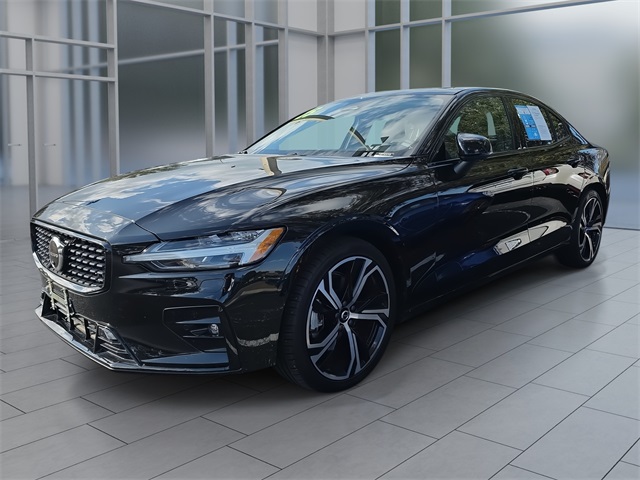 2025 Volvo S60 B5 Plus AWD