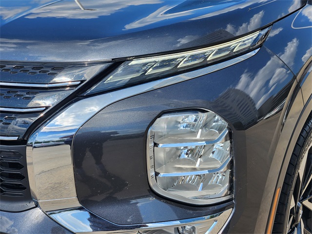 2024 Mitsubishi Outlander SE  at Texan Dodge Chrysler Jeep Ram