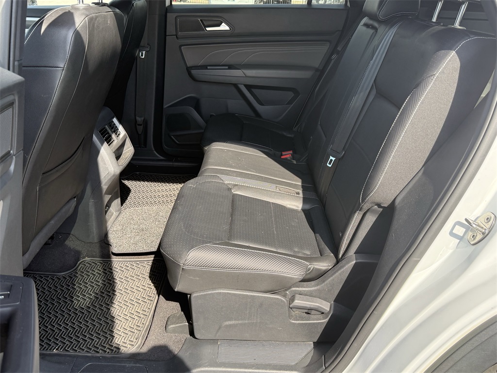 2021 Volkswagen Atlas Cross Sport 3.6L V6 SE w/Technology R-Line White at DeMontrond Auto Country