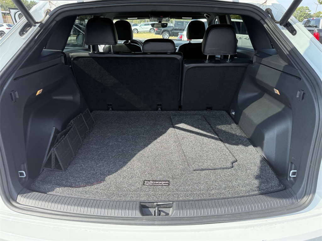 2021 Volkswagen Atlas Cross Sport 3.6L V6 SE w/Technology R-Line White at DeMontrond Auto Country