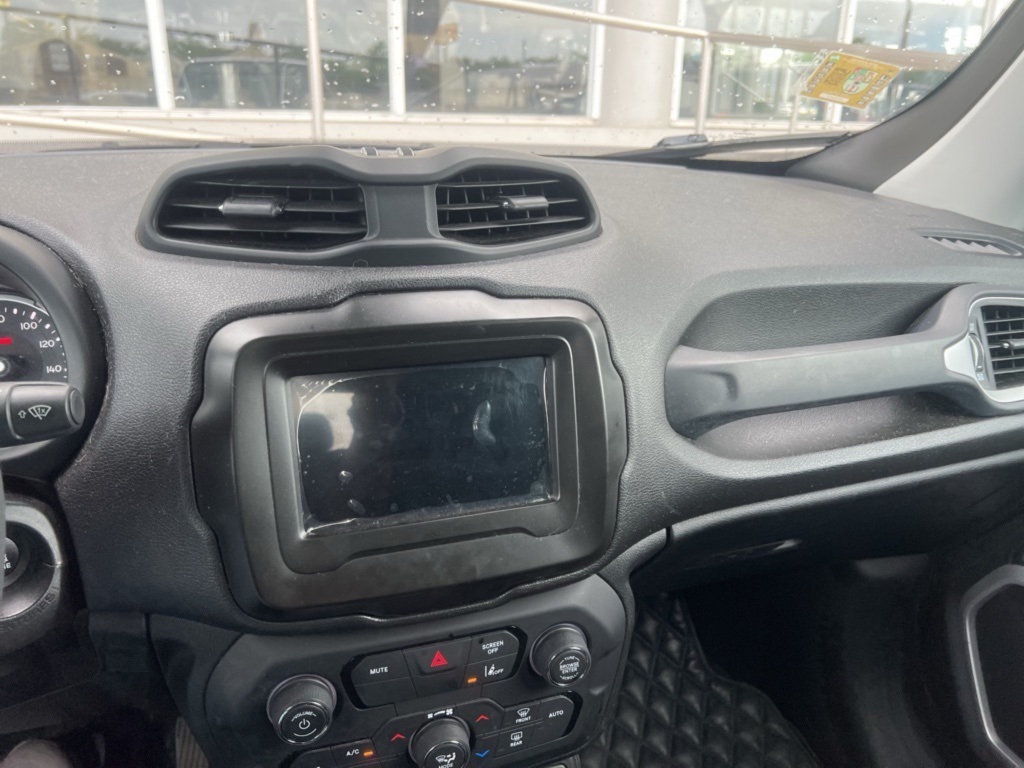 Thumbnail: 2021 Jeep Renegade - 14