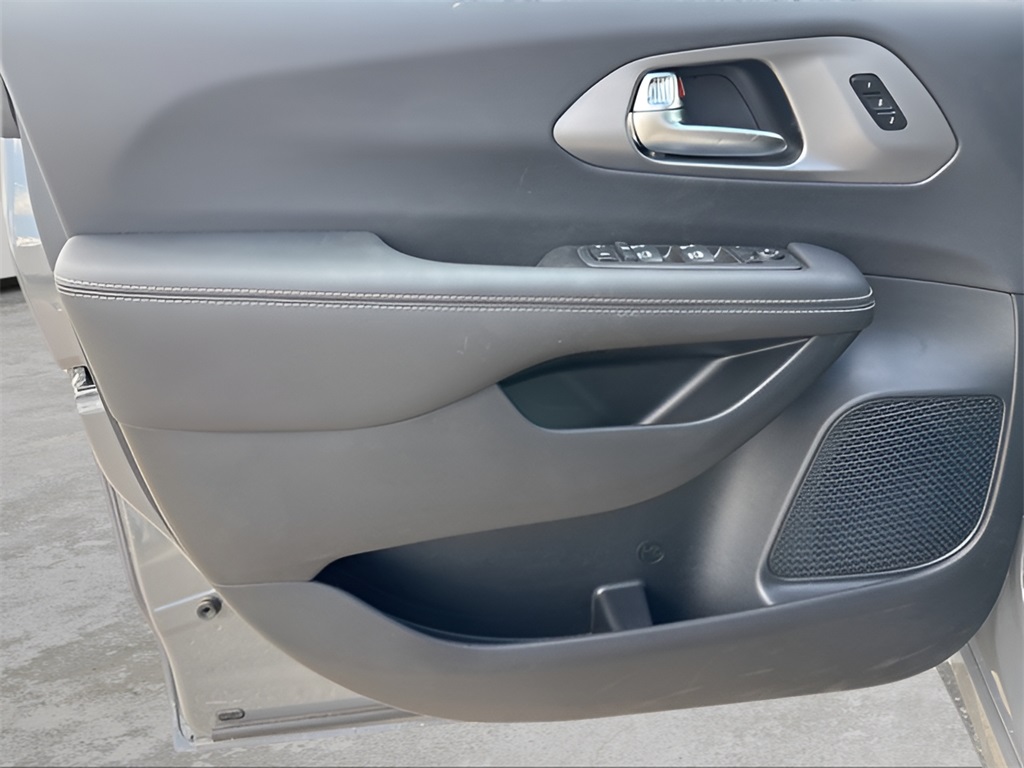 2025 Chrysler Pacifica