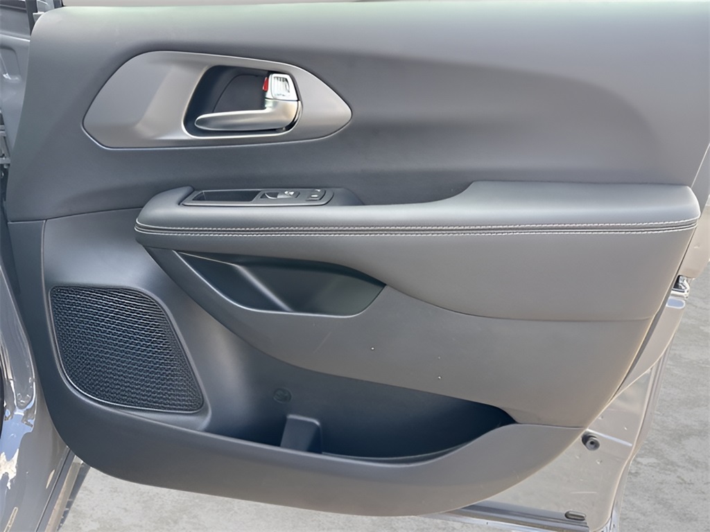 2025 Chrysler Pacifica