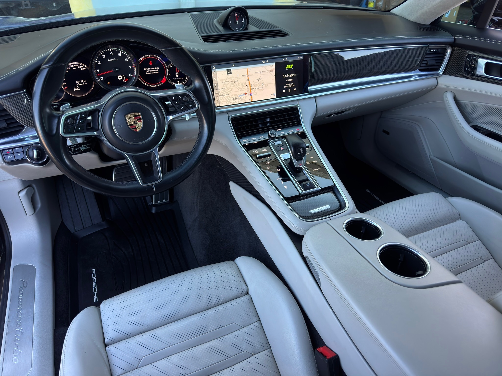 2017 Porsche Panamera Turbo - 1
