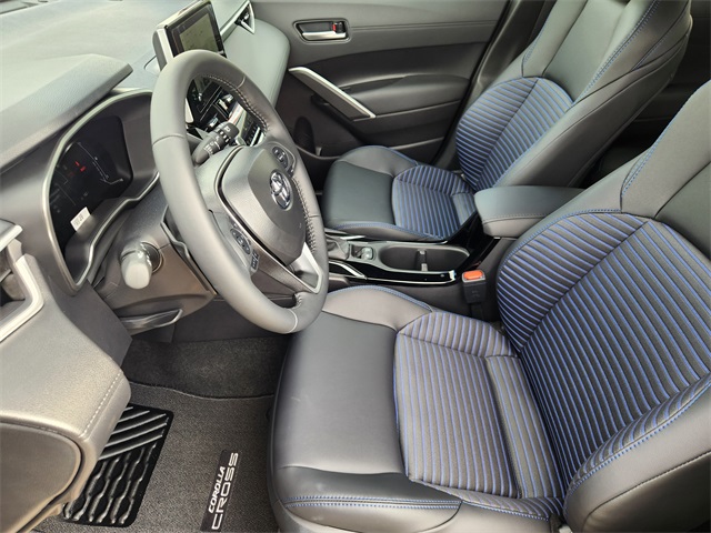2025 Toyota Corolla Cross Hybrid XSE - 8