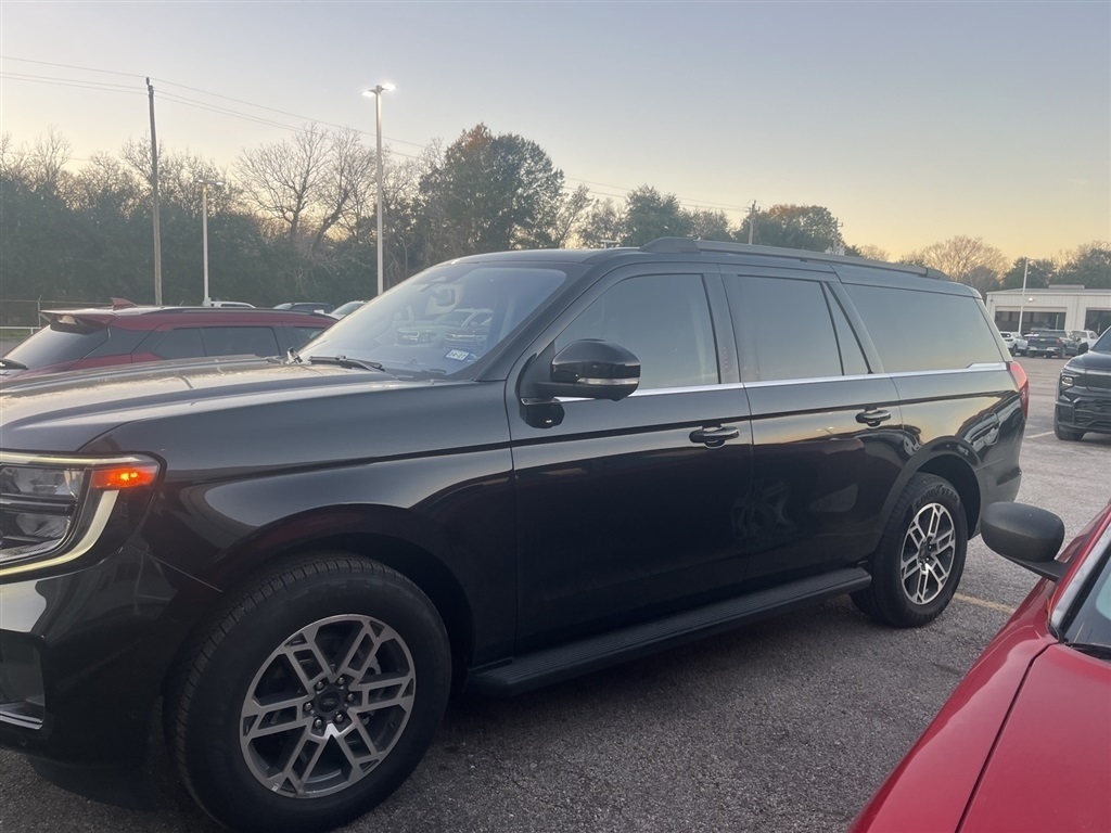 2025 Ford Expedition MAX Active RWD