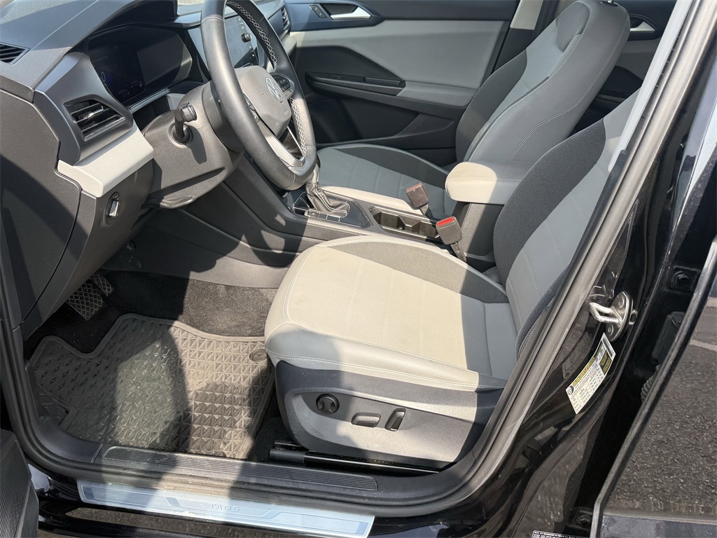 2022 Volkswagen Taos 1.5T SE Black at Community Honda