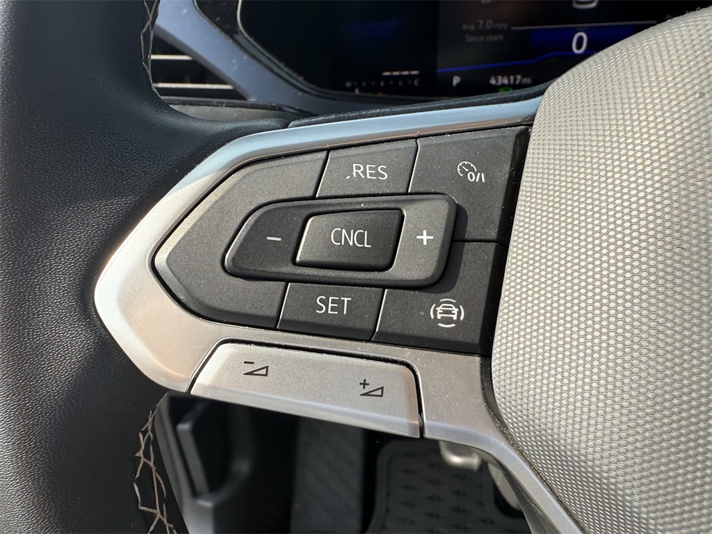 2022 Volkswagen Taos 1.5T SE Black at Community Honda