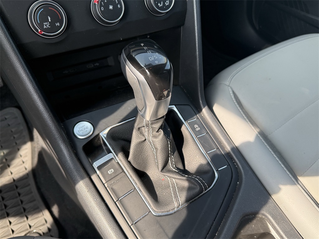 2022 Volkswagen Taos 1.5T SE Black at Community Honda