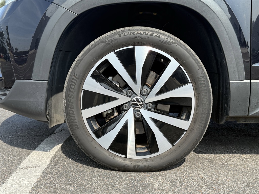 2022 Volkswagen Taos 1.5T SE Black at Community Honda