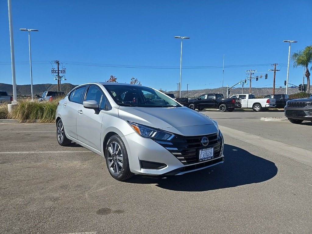 2023 Nissan Versa 1.6 SV