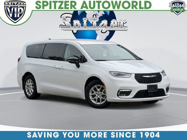 Bright White Clearcoat 2024 Chrysler Pacifica Minivan Front-Wheel Drive 9-Speed Automatic
