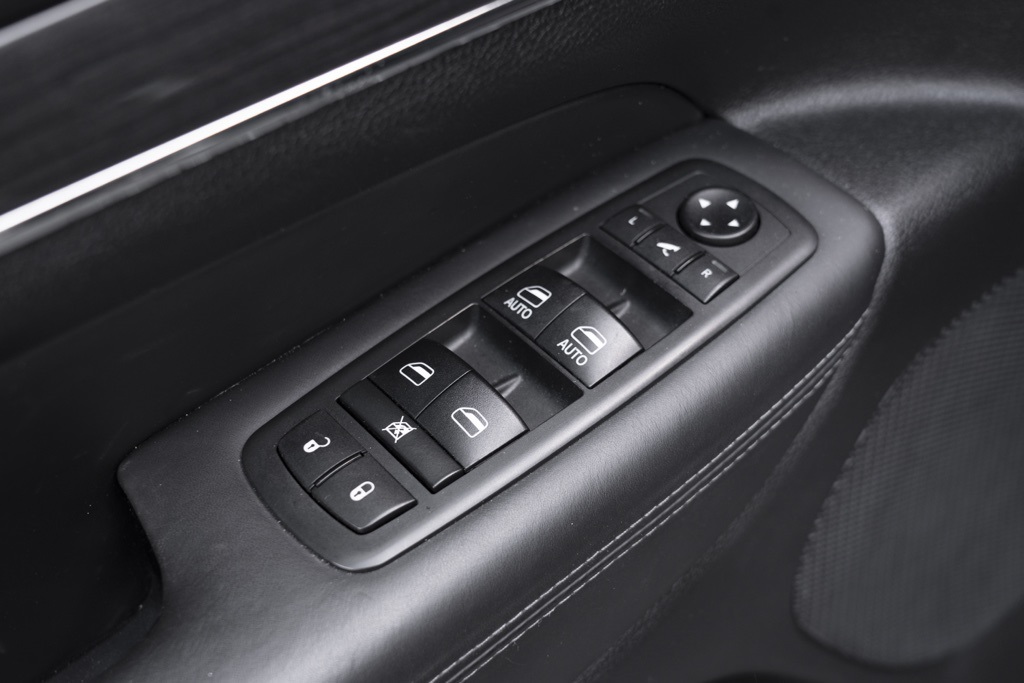 2020 Jeep Grand Cherokee Overland - Photo 15