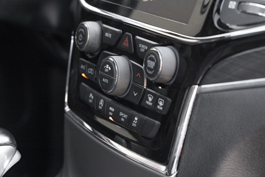 2020 Jeep Grand Cherokee Overland - Photo 31