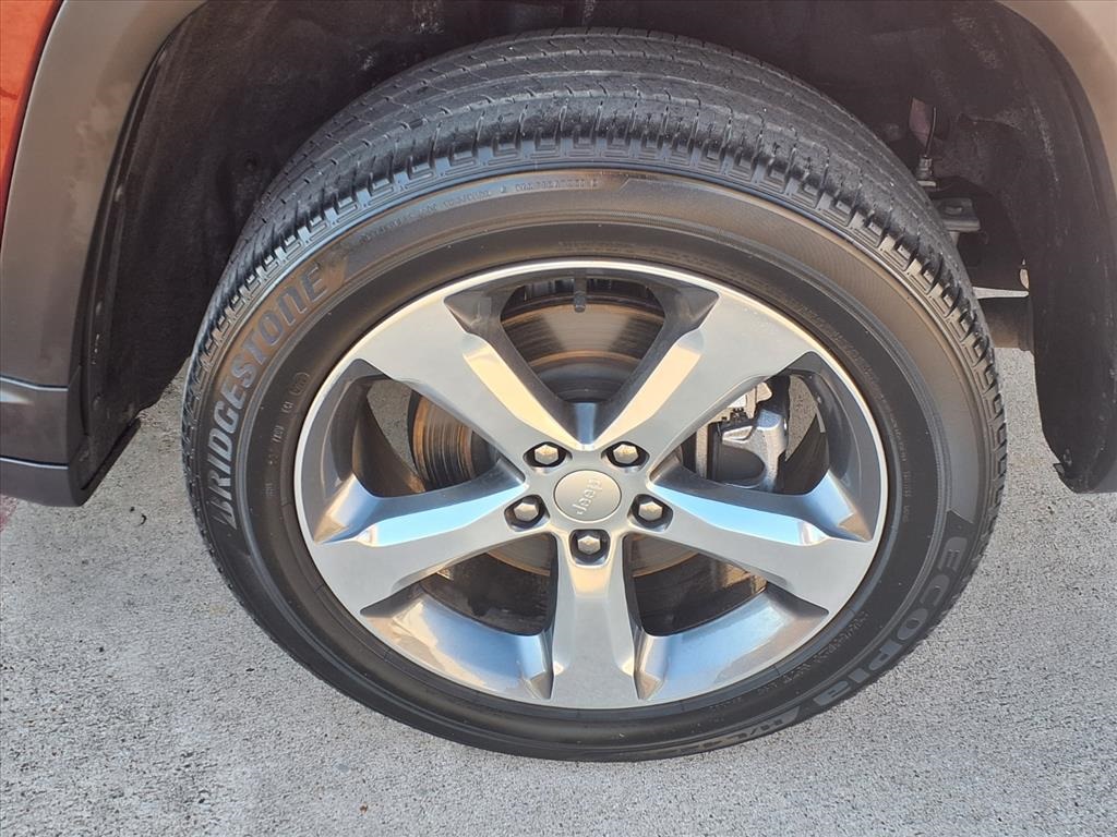 2022 Jeep Grand Cherokee L Limited Red at River Oaks CDJR