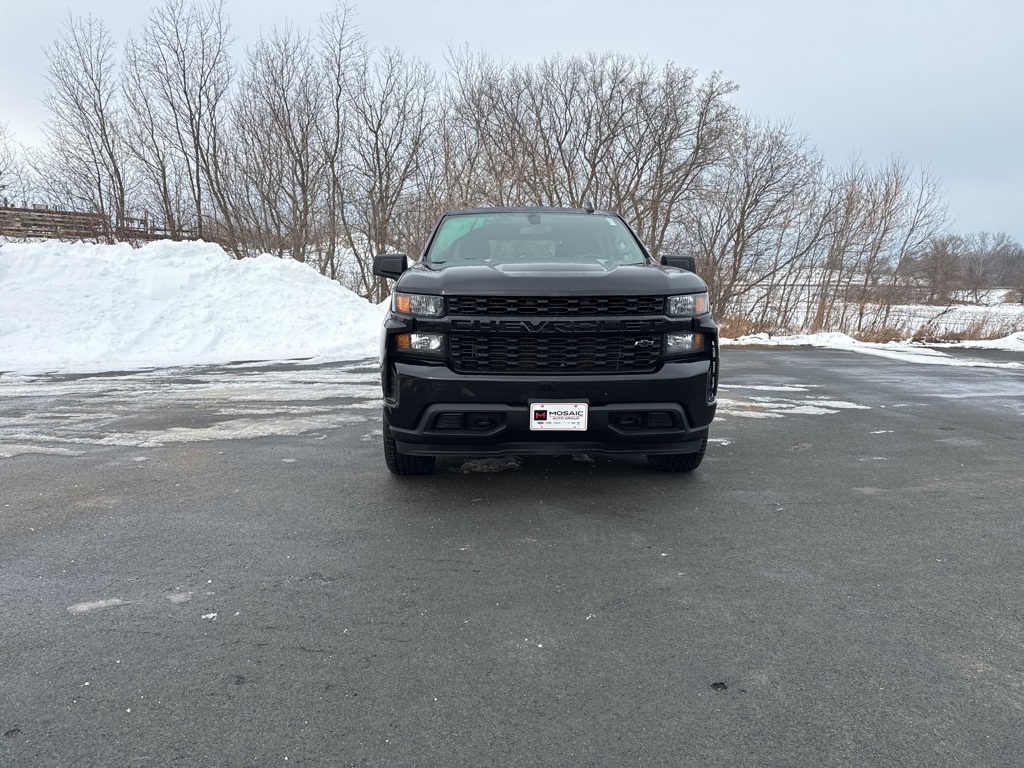 Used 2019 Chevrolet Silverado 1500 Custom with VIN 1GCUYBEF3KZ274004 for sale in Zumbrota, Minnesota