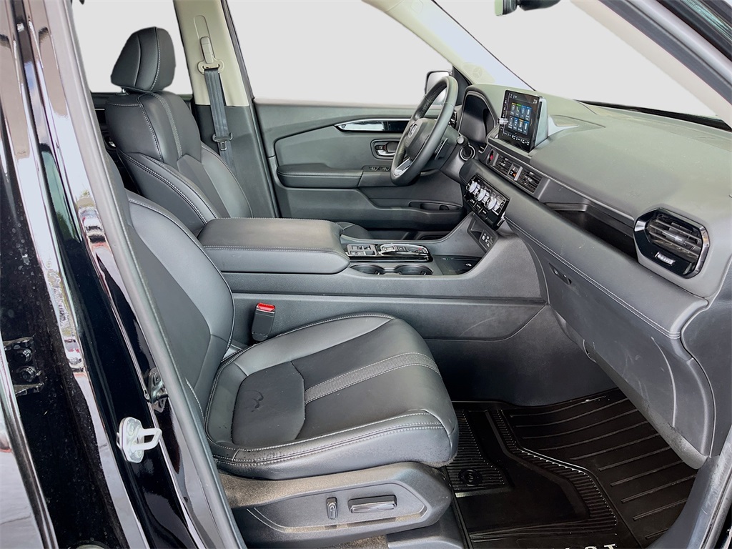 2025 Honda Pilot EX-L Black at AutoSavvy Houston Southwest