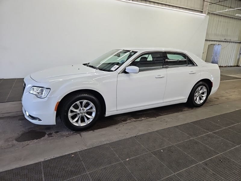 2022 Chrysler 300 Touring RWD