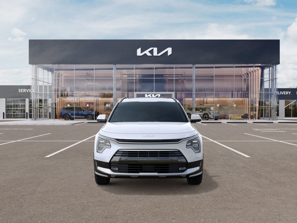 2025 Kia Niro Plug-In Hybrid SX photo 2