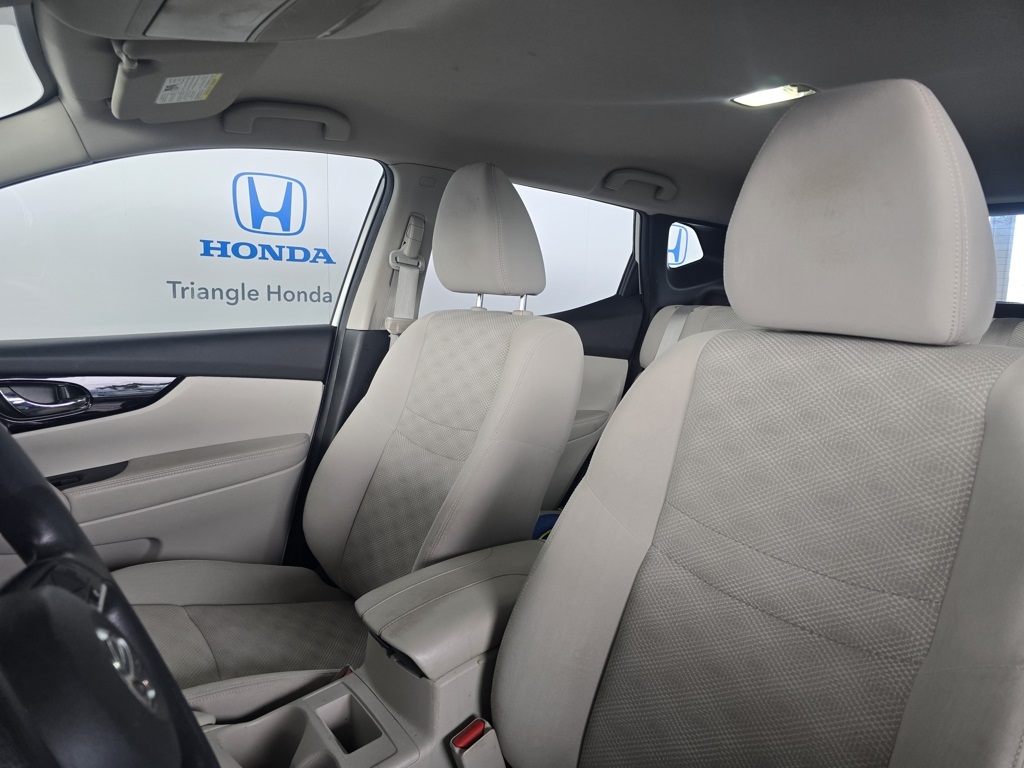 Thumbnail: 2020 Nissan Rogue Sport - 12