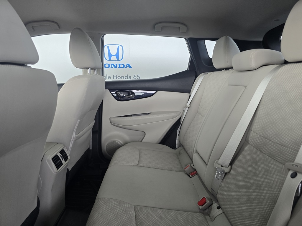 Thumbnail: 2020 Nissan Rogue Sport - 14