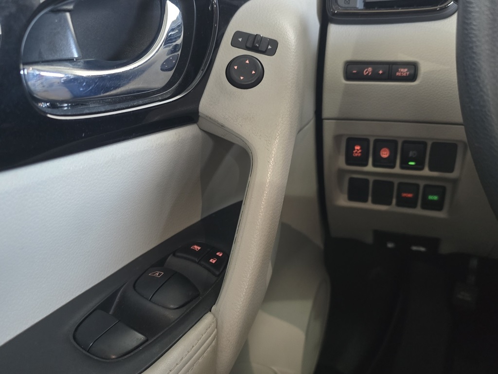 Thumbnail: 2020 Nissan Rogue Sport - 20