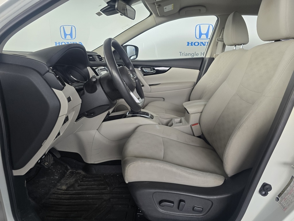 Thumbnail: 2020 Nissan Rogue Sport - 8