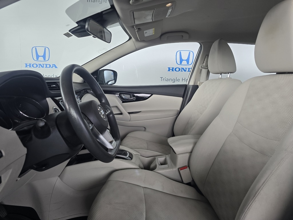 Thumbnail: 2020 Nissan Rogue Sport - 9