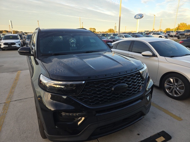 2020 Ford Explorer ST's photo