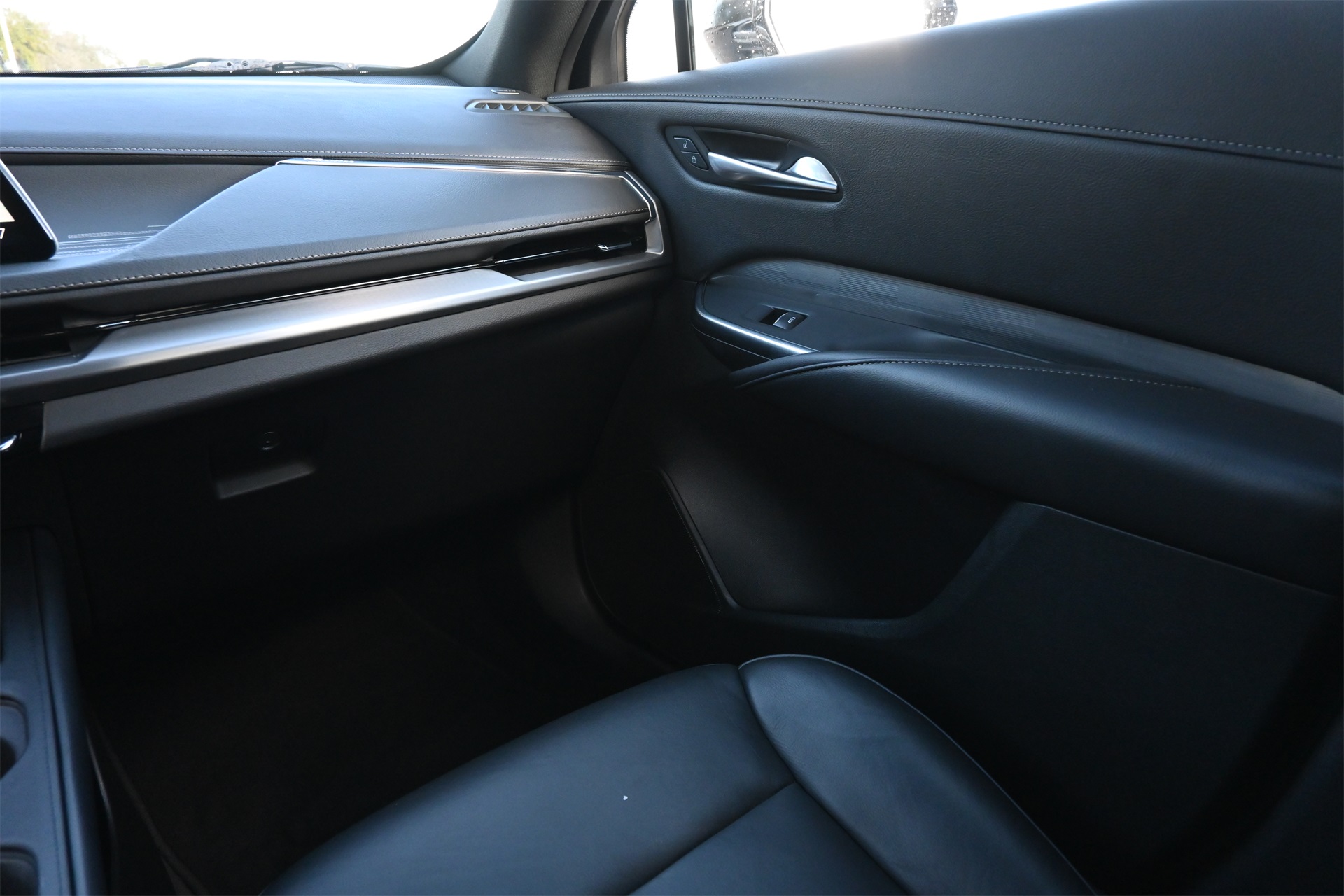 2024 Cadillac XT4 Premium Luxury - 7