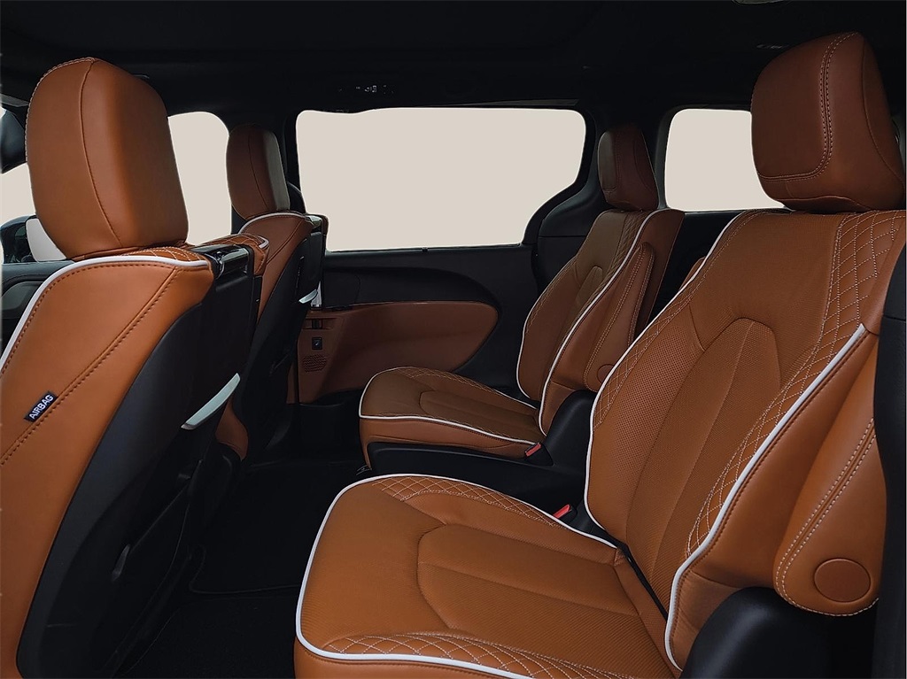 New 2026 Chrysler Pacifica For Sale in Farmington, AR