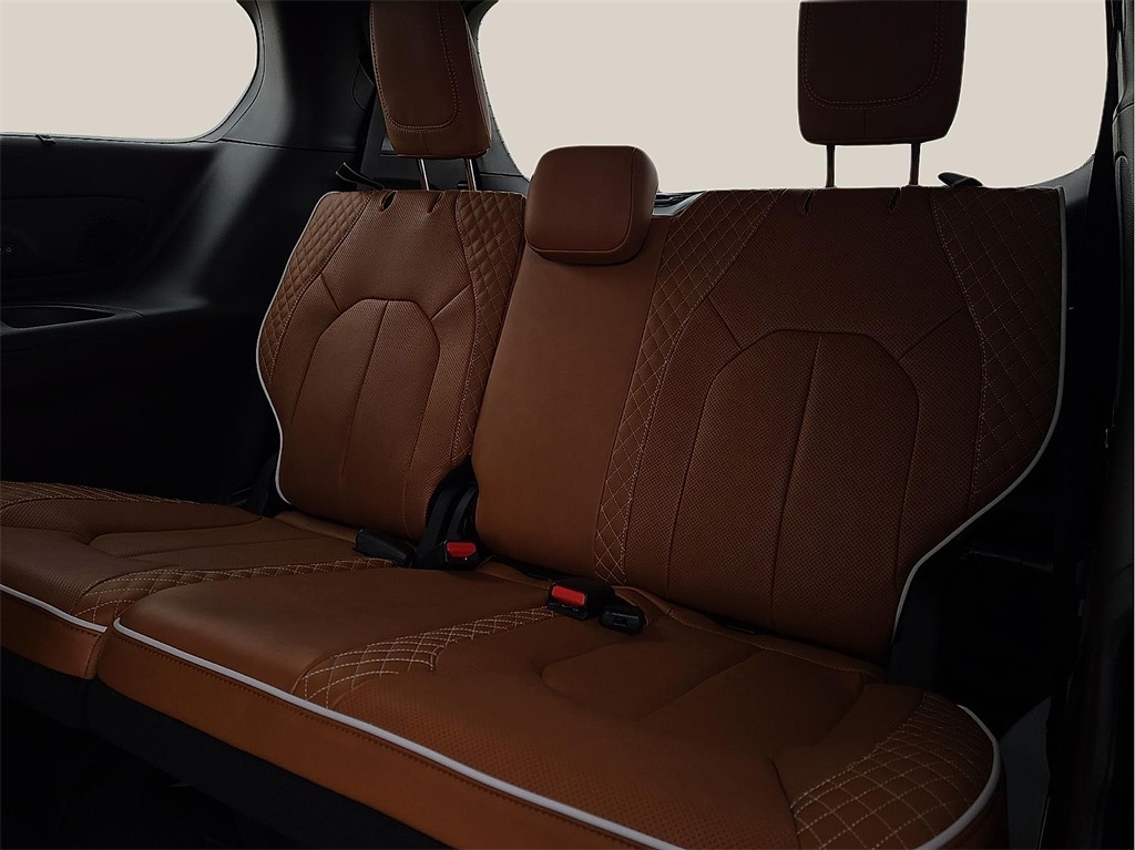 New 2026 Chrysler Pacifica For Sale in Farmington, AR