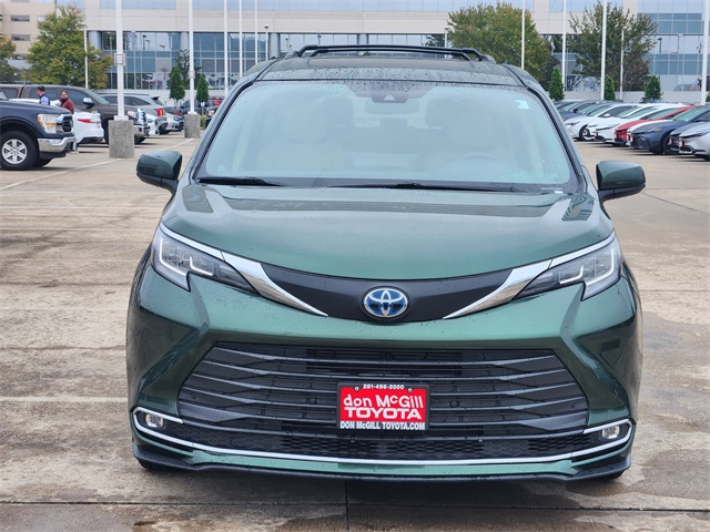 2022 Toyota Sienna XLE  at Don McGill Toyota