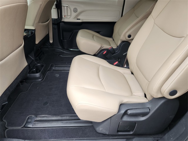 2022 Toyota Sienna XLE  at Don McGill Toyota