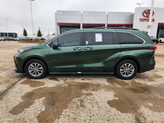 2022 Toyota Sienna XLE  at Don McGill Toyota
