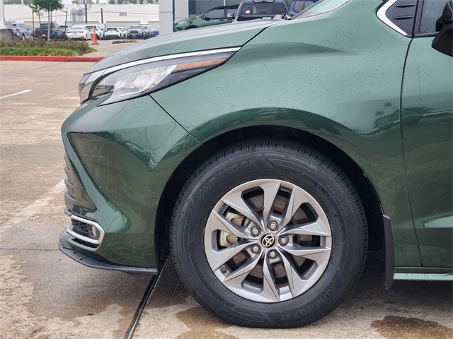 2022 Toyota Sienna XLE  at Don McGill Toyota