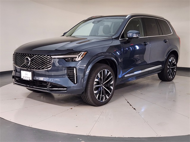 2025 Volvo XC90 B5 Plus