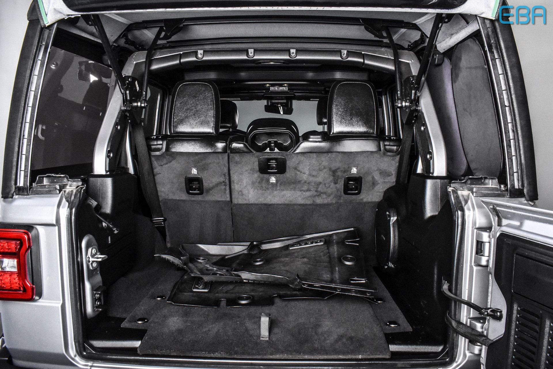 2021 Jeep Wrangler Unlimited Sahara Altitude photo 13