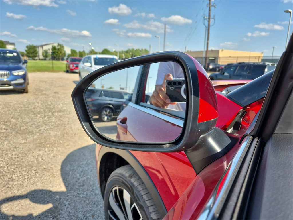 2025 Mitsubishi Outlander SE - 11