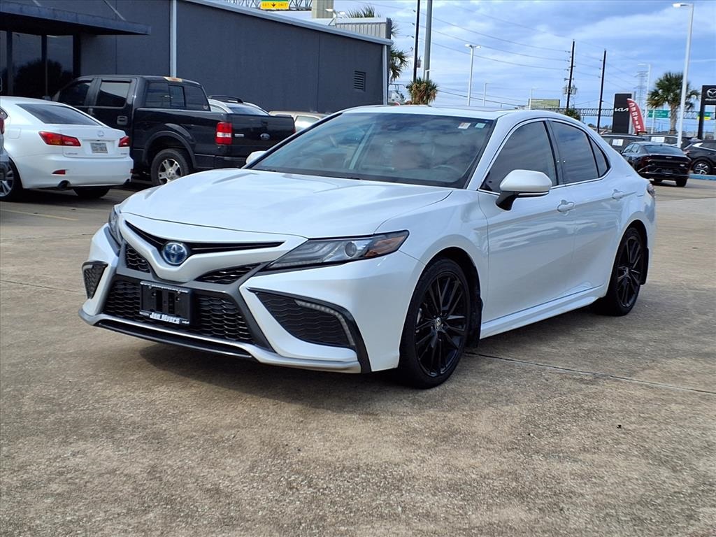 2023 Toyota Camry Hybrid XSE White at Toyota of Victoria