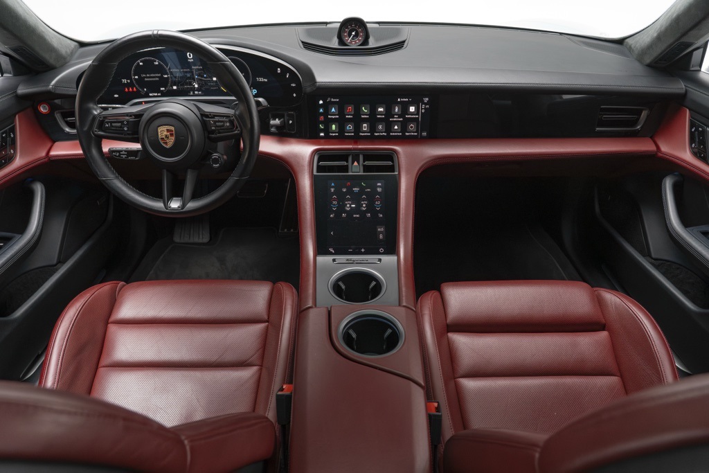 2020 Porsche Taycan - Thumbnail 2