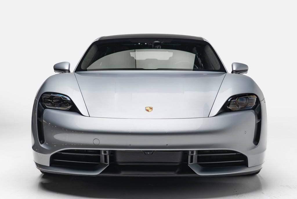 2020 Porsche Taycan - Thumbnail 4