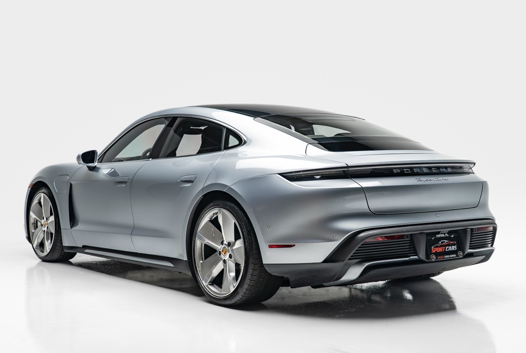 2020 Porsche Taycan - Thumbnail 7