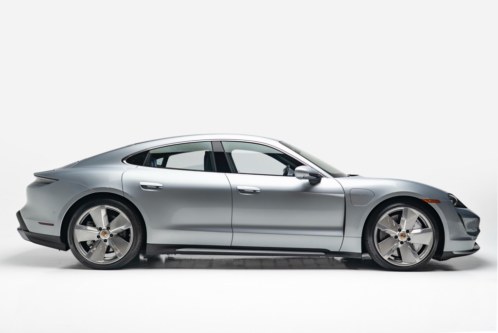 2020 Porsche Taycan - Thumbnail 8