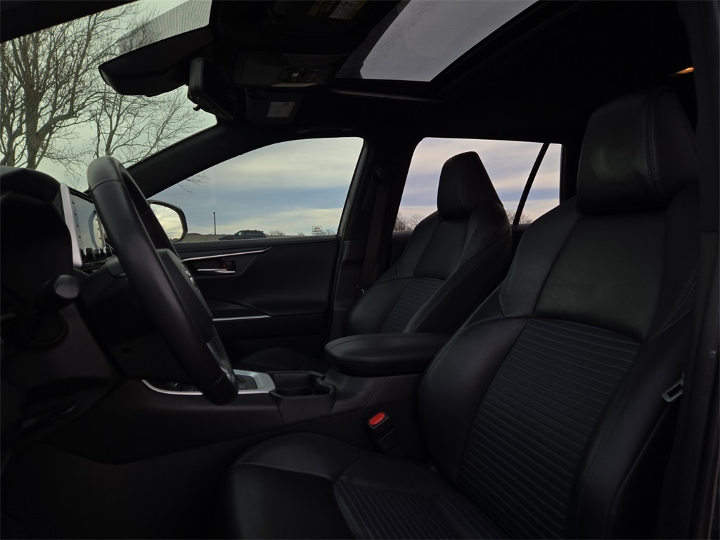 Used 2019 Toyota RAV4 Hybrid For Sale in Farmington, AR