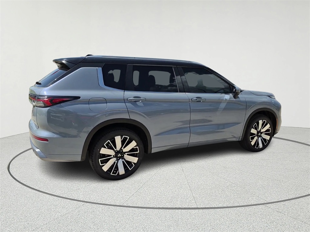 2025 Mitsubishi Outlander SEL - 4